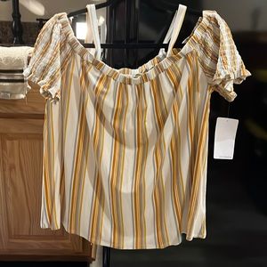 Short sleeve off the shoulder shirt